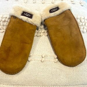 Ugg Mittons size large